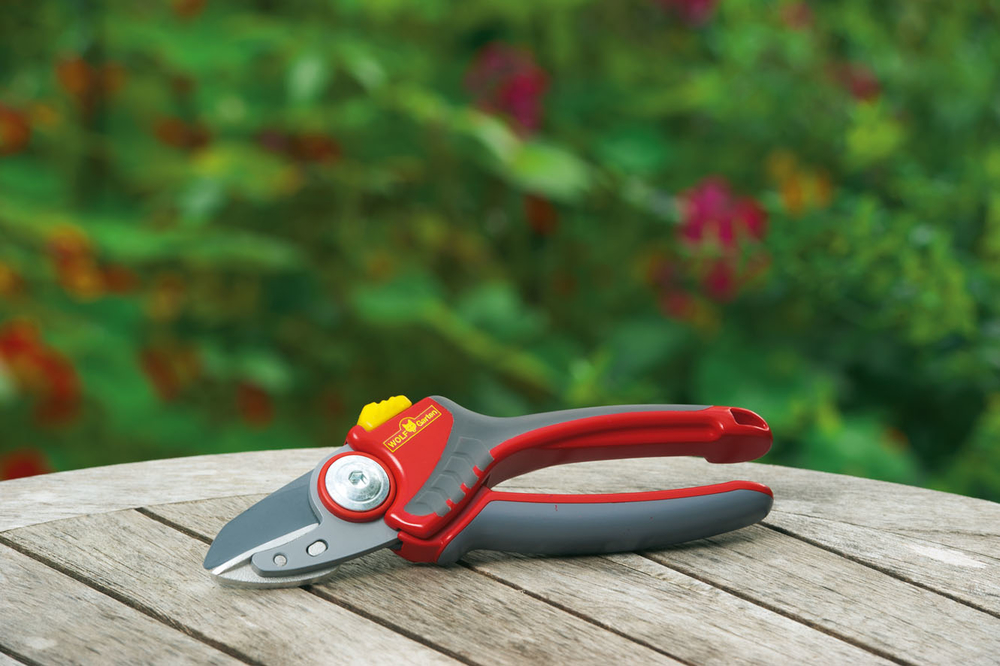 Gartenschere zweisschneidig RS 4000 STANLEY BLACK & DECKER DEUTSCHLAND - IDS Gartenschere zweisschneidig RS 4000